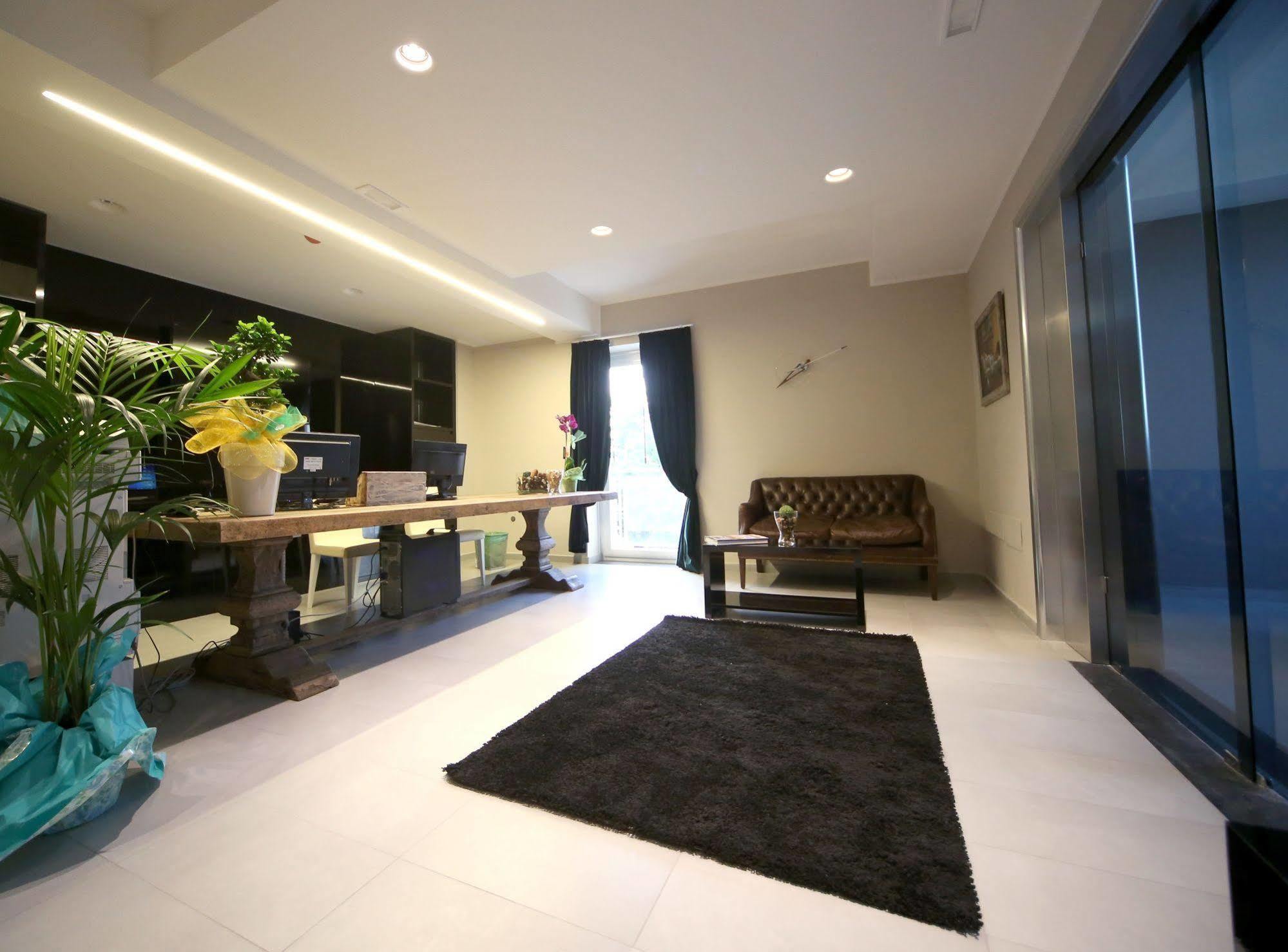 Victoria Hotel 3*